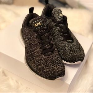 APL Techloom Pro Mesh Sneakers
